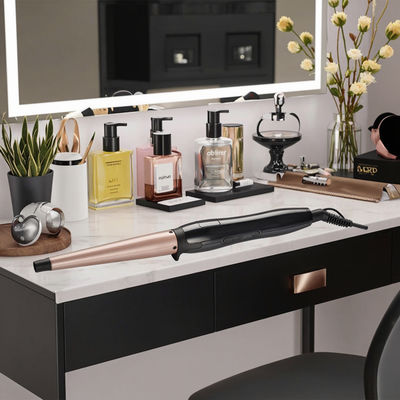 25 মিমি ব্যারেল 1 বছরের ওয়ারেন্টি এবং মসৃণ চকচকে curls জন্য 110-240V ভোল্টেজ সঙ্গে সিরামিক চুল curler